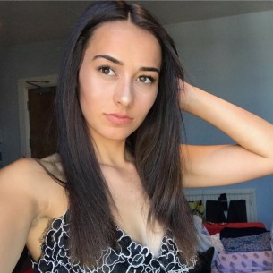                     Annemarie96                