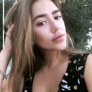                     NLeva                